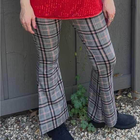 NWT Soho Apparel plaid stretchy bell bottom leggings - Picture 2 of 9